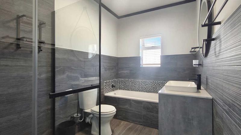 3 Bedroom Property for Sale in Diaz Western Cape